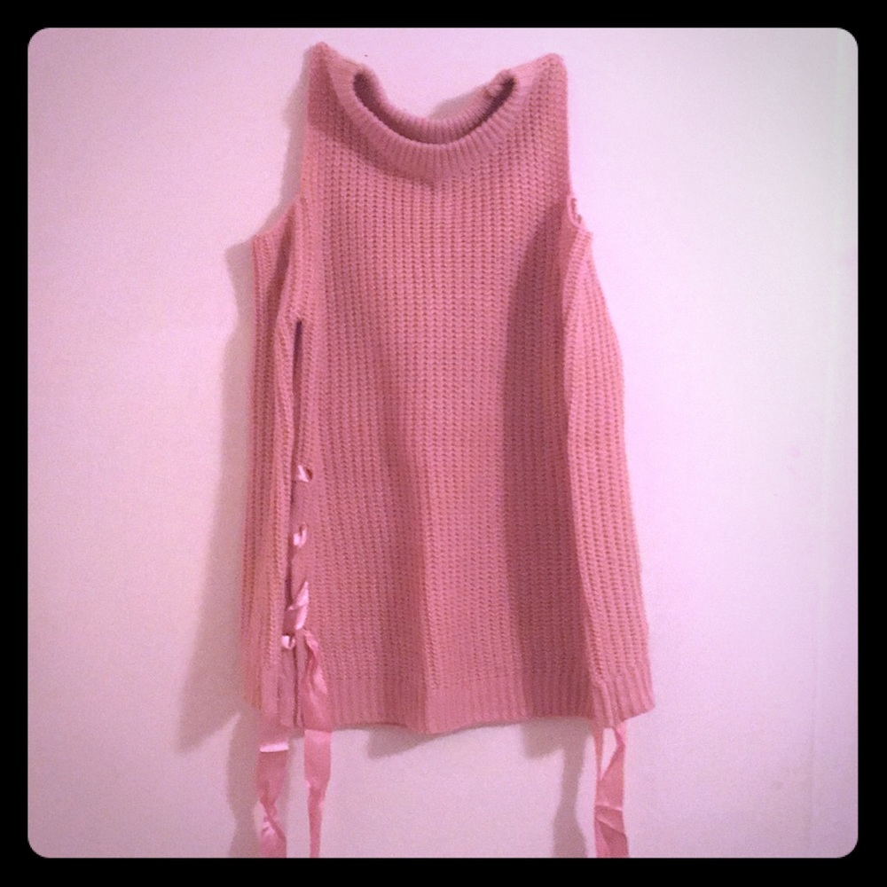 Shoulder cut-out lace-up sweater